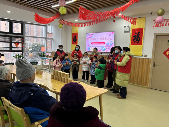 滁州養(yǎng)老院-臘八節(jié)活動“甜蜜臘八節(jié)、粥暖老人心”